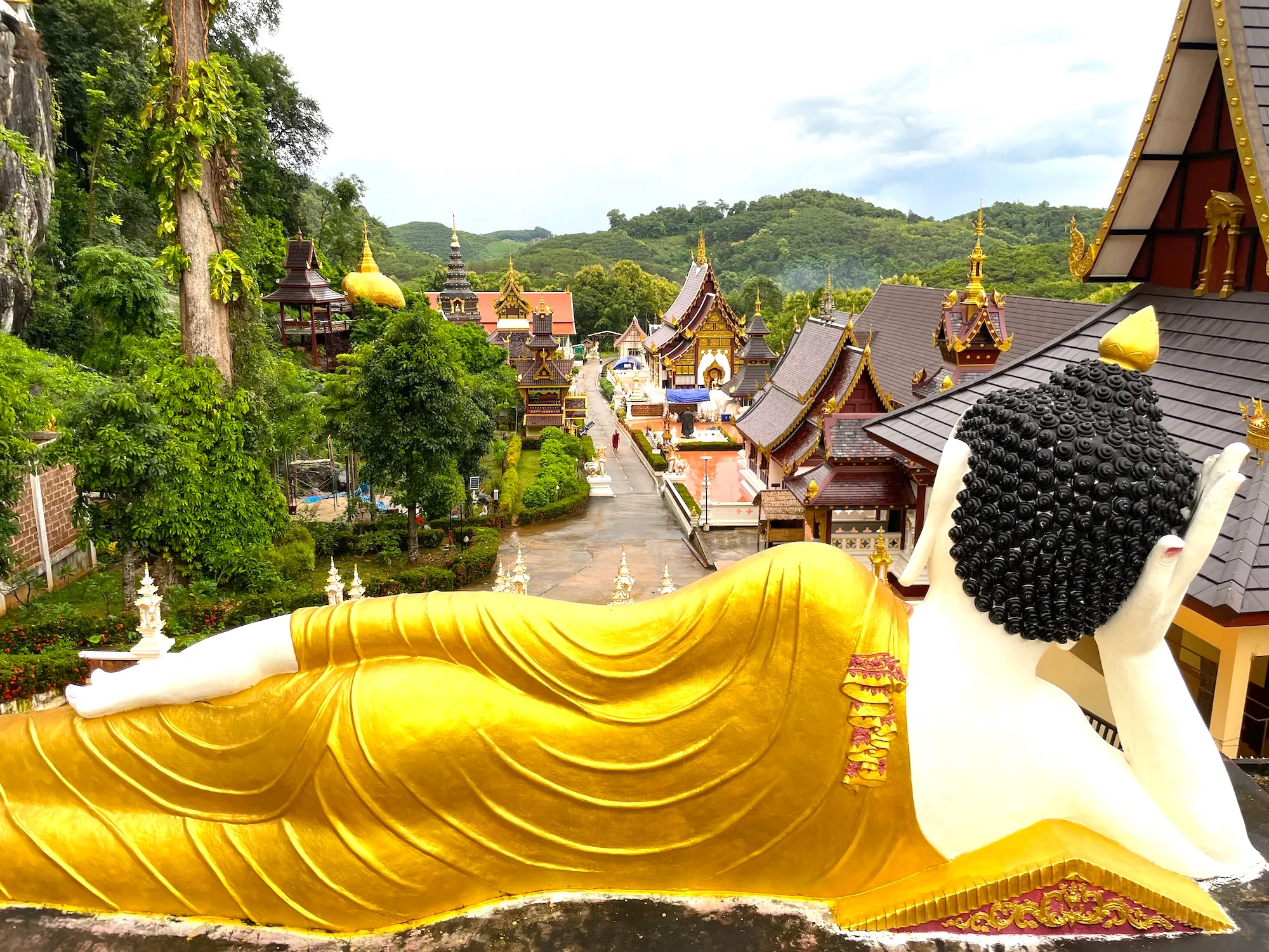 Il Buddha reclinato del Wat Chetawan, nella provincia di Nan